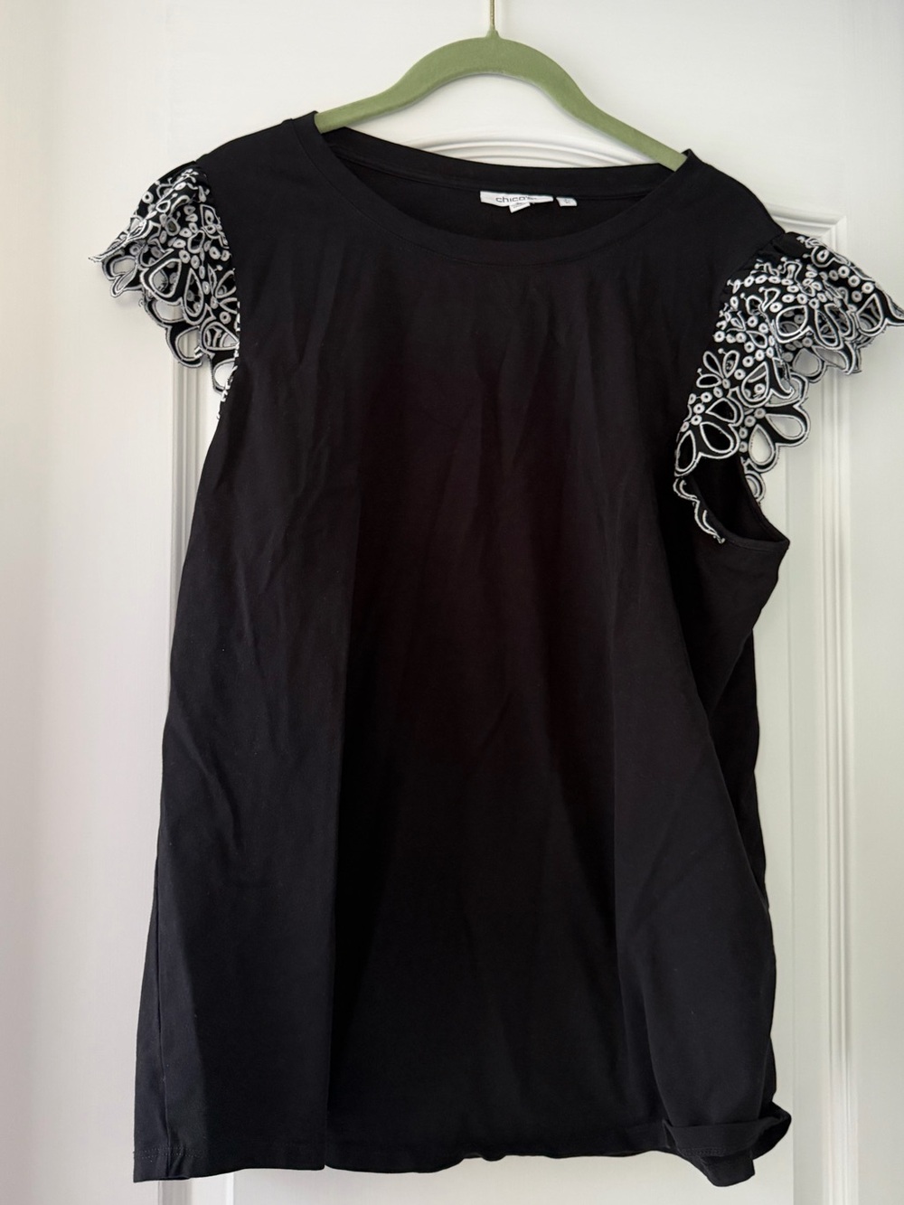 Chico’s Size 3 XL Black Embroidered Eyelet Flutter Sleeve Top - Picture 2 of 5